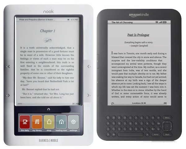 Un Kindle et un Nook cote à cote 