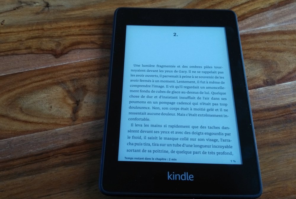 Test Kindle Paperwhite : lecture livre avec éclairage