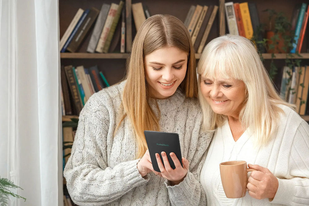 des femmes qui lisent des ebooks