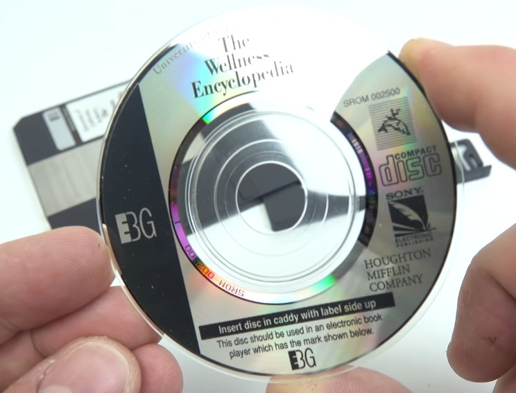 un cd data discman de 8 cm