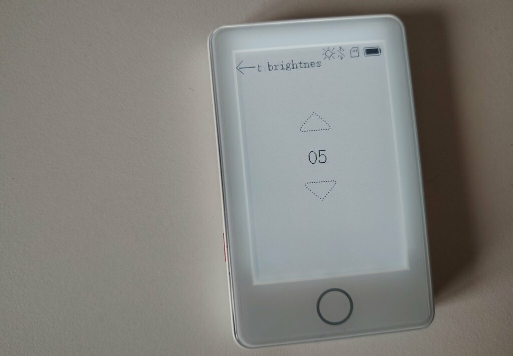 réglage de la luminosité sur la mini liseuse